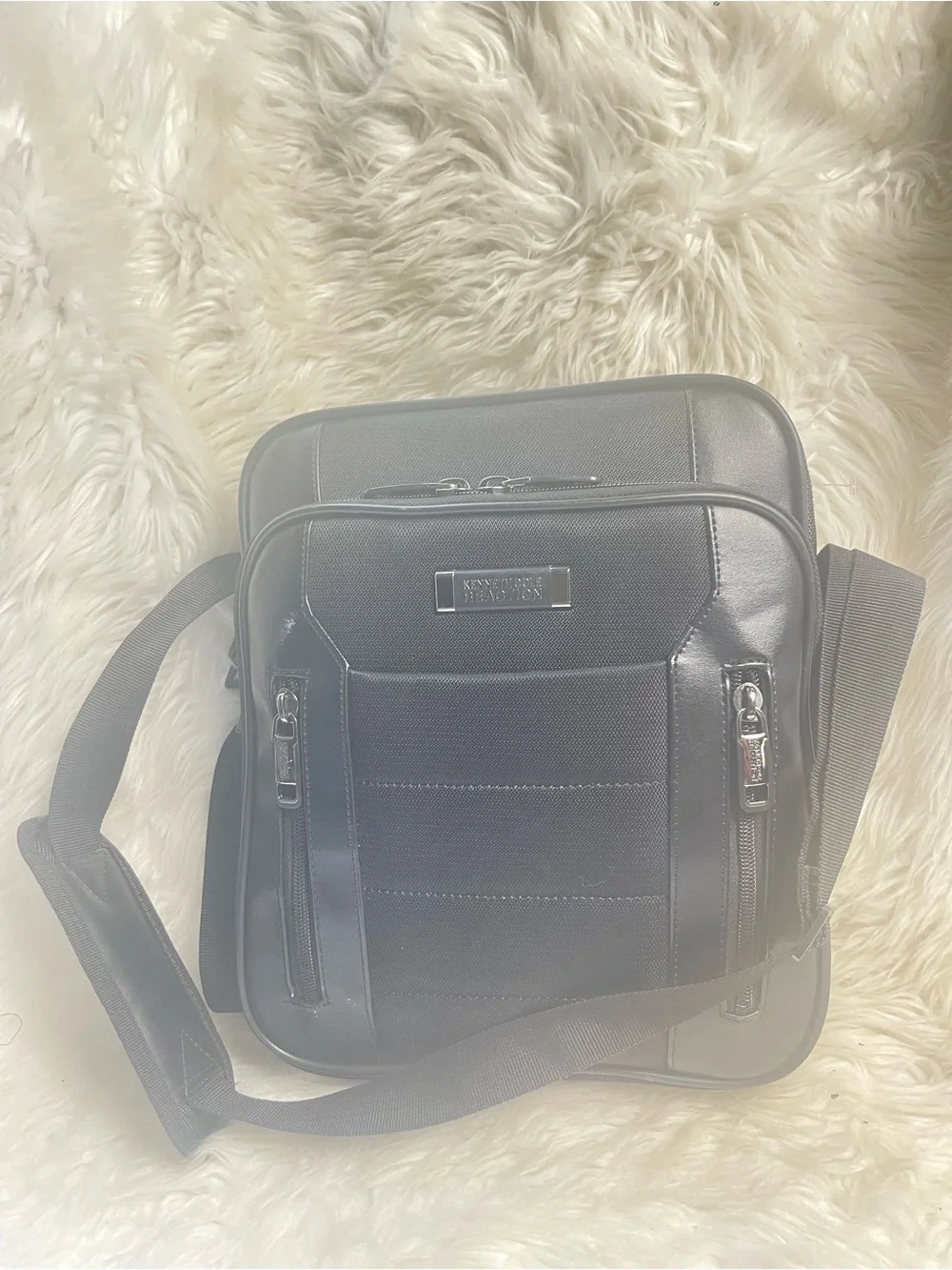 Kenneth Cole Reaction Black Leather Messenger Crossbody